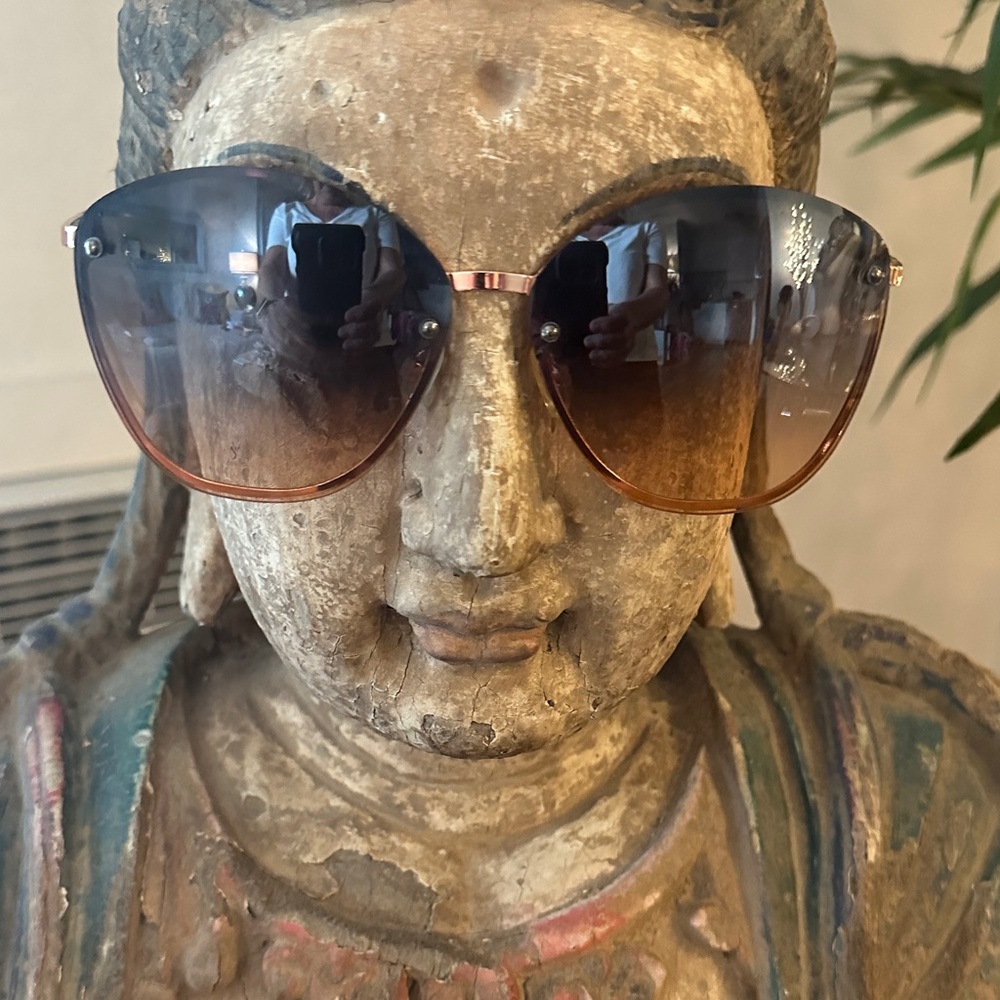 Tahari Sun Glasses